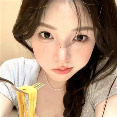 推动摇篮的手